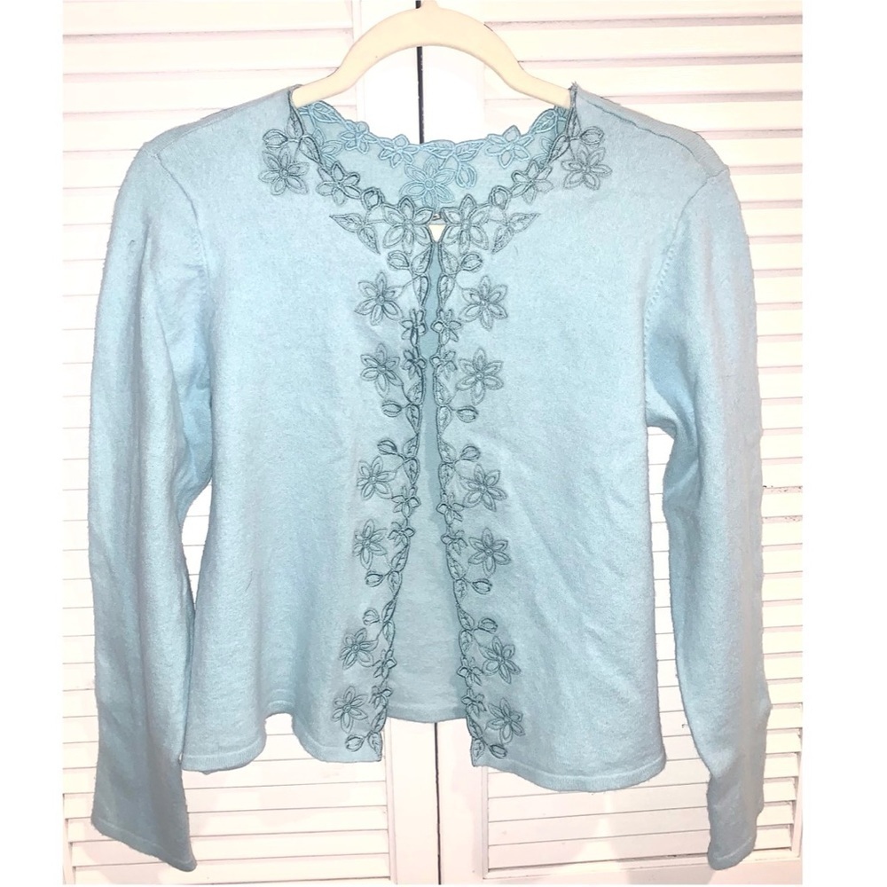 Vintage Silk and Wool Embroidered Pale Blue
Sweater size Medium - Picture 2 of 8
